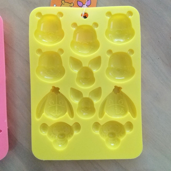 Mickey and Friends / Winnie the pooh silicon chocolate mold (set of 2) - Picture 3 of 5